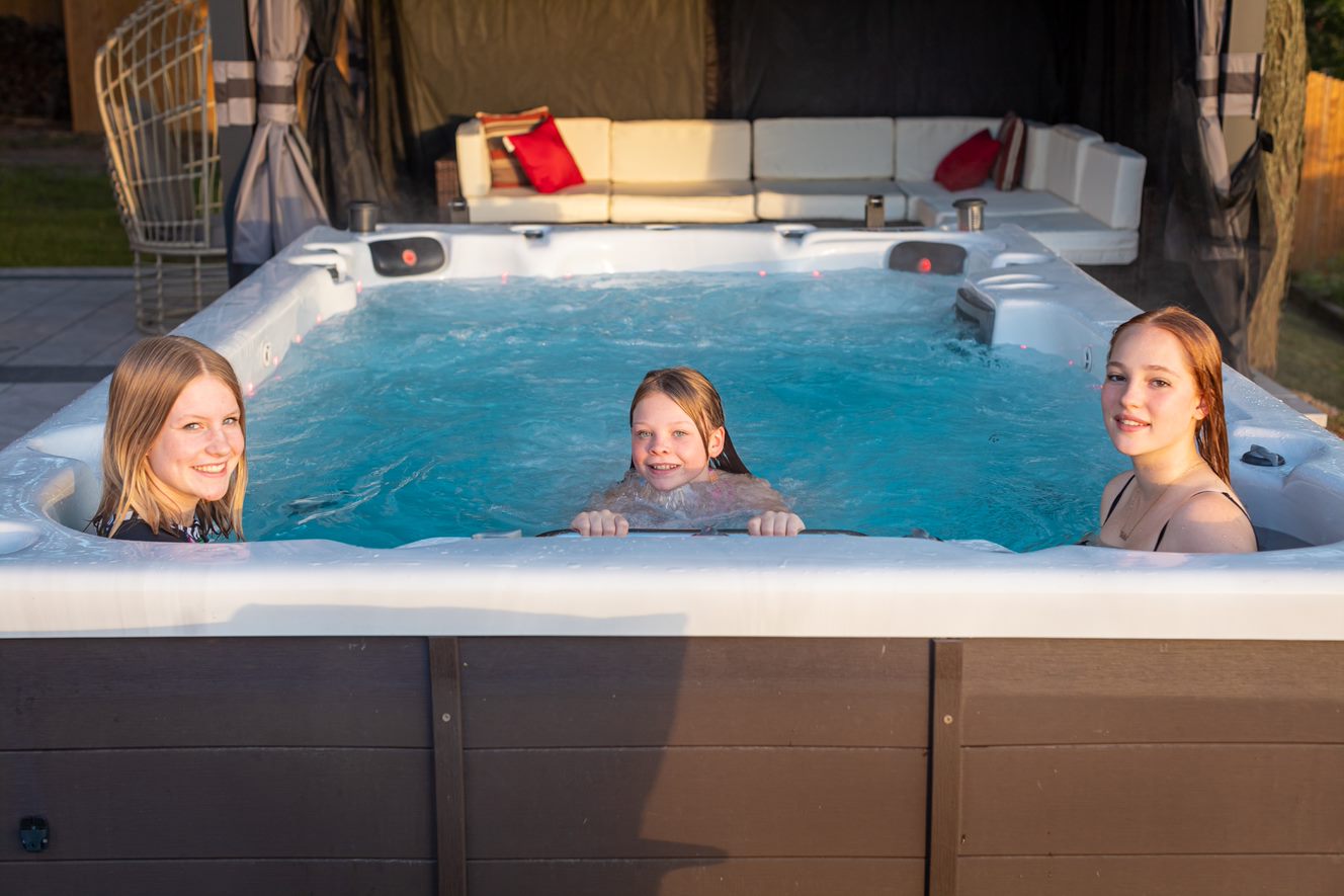 Canadian Spa 13ft Swim Spa 15HP-Jet, 3-Person - St Lawrence XSport - My Store