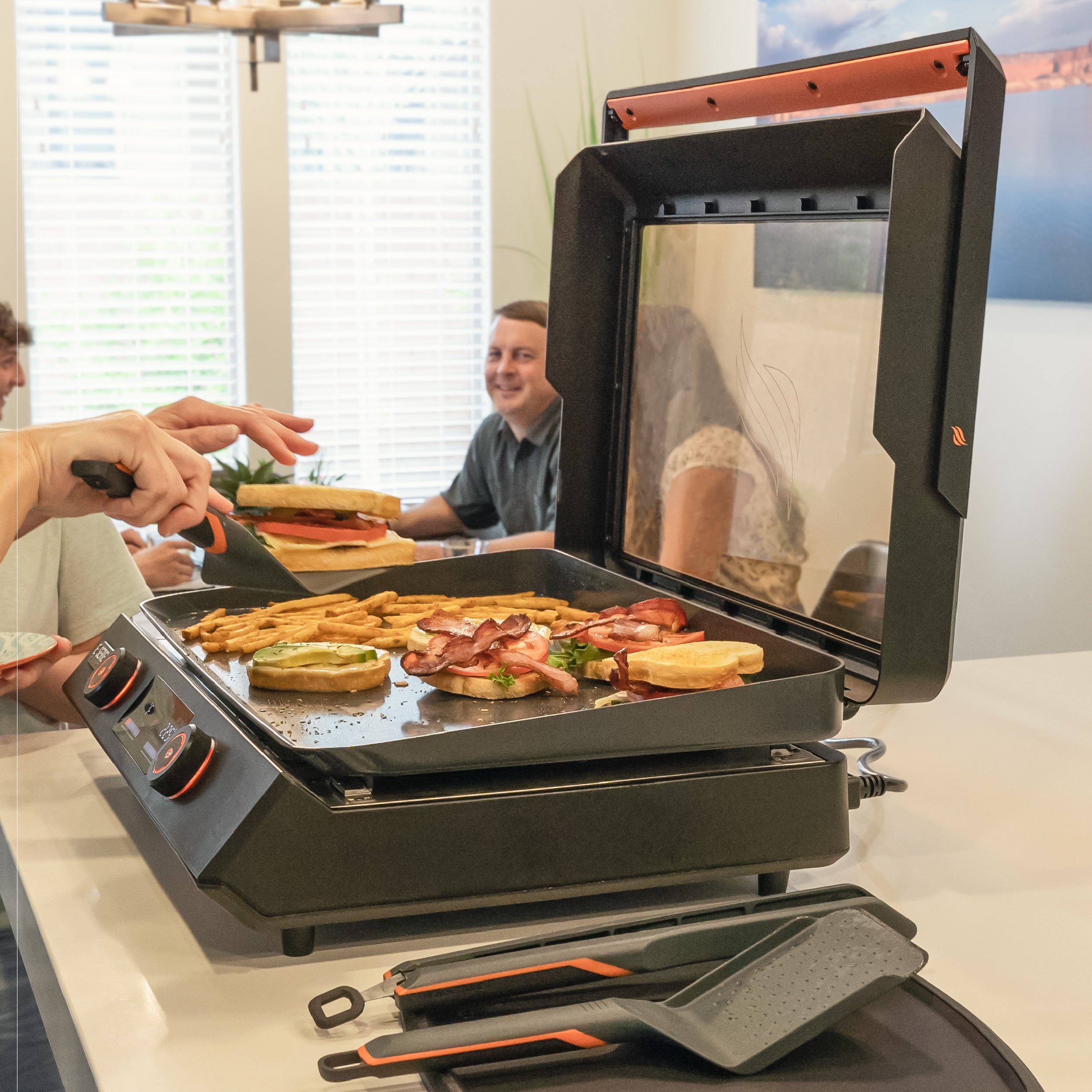 Blackstone E-Series 17inch Tabletop Electric Griddle with Hood - My Store
